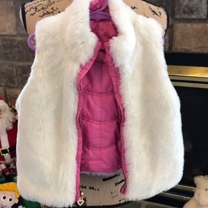Reversible white and pink vest